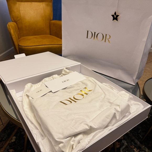 Christian Dior book tote - Picture 3 of 4